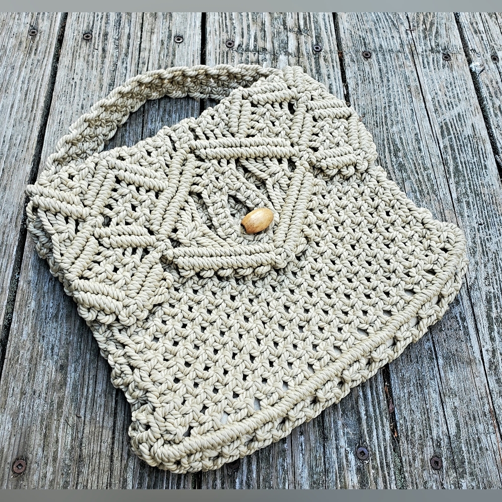 bohemian dream • vintage macrame handbag